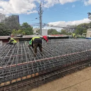 Confección de 23 Ton. armaduras de refuerzo de acero para muro Milán norte, sótanos Torre Aire