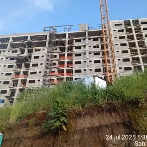 Fachadas en Condominio Altivo